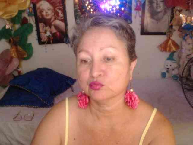 LADYQUEEN520 LADYQUEEN520