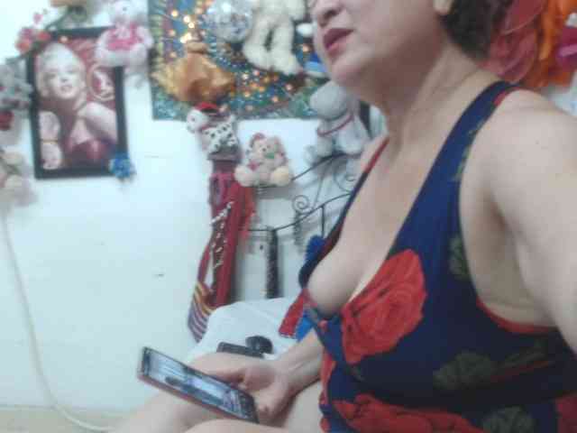 LADYQUEEN520 LADYQUEEN520