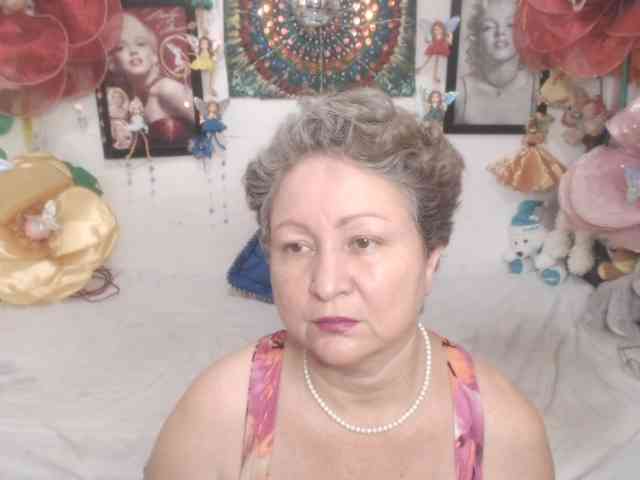 LADYQUEEN520