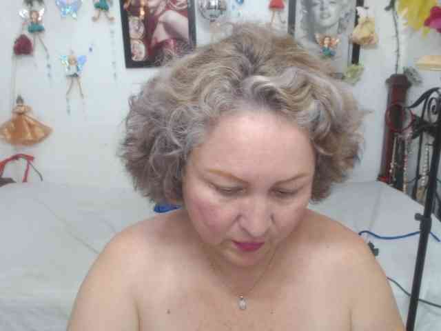LADYQUEEN520