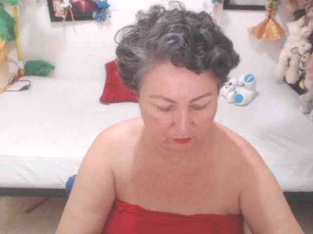 LADYQUEEN520 webcam