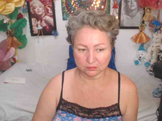 LADYQUEEN520 LADYQUEEN520