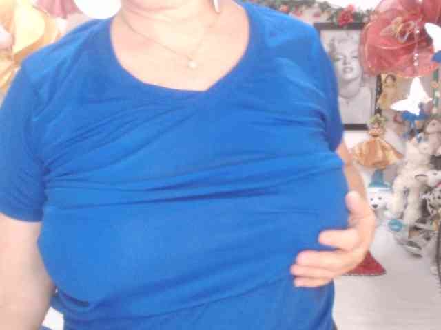LADYQUEEN520 webcam