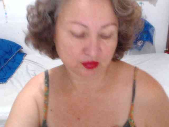 LADYQUEEN520 webcam