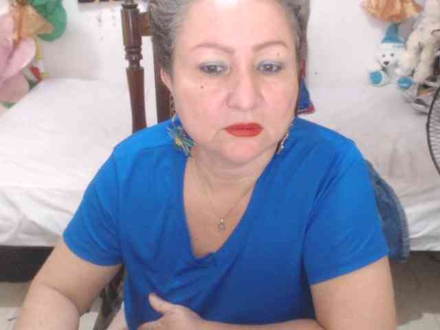 LADYQUEEN520 webcam