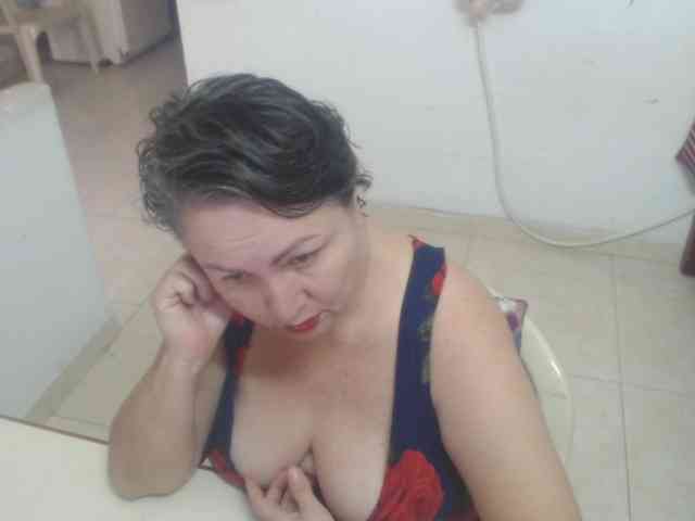 LADYQUEEN520 webcam