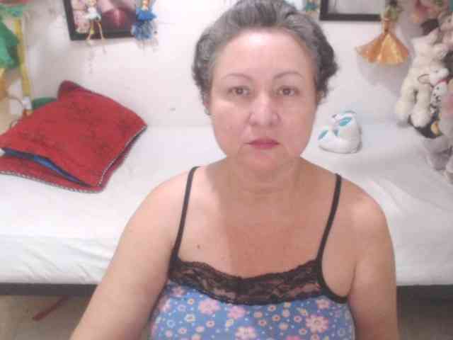 LADYQUEEN520 webcam