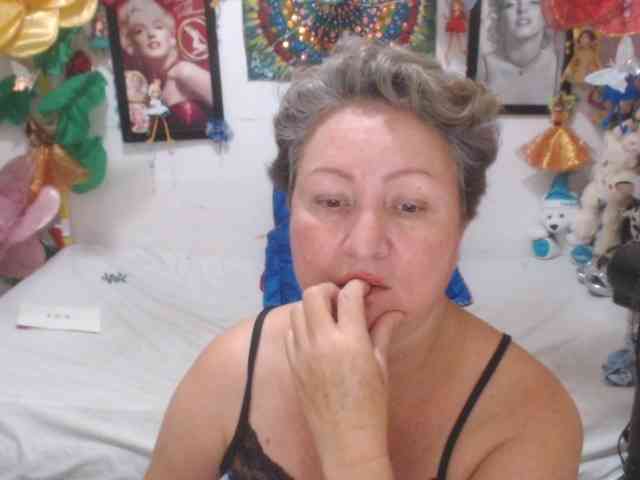 LADYQUEEN520 LADYQUEEN520