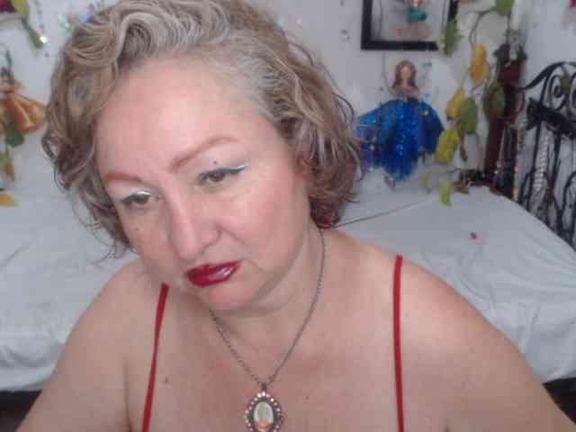 LADYQUEEN520 webcam