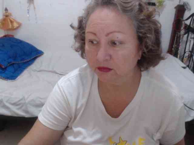 LADYQUEEN520 webcam