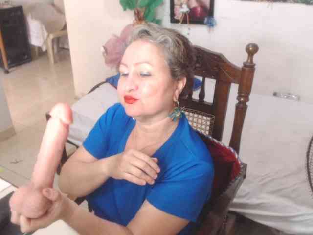 LADYQUEEN520 LADYQUEEN520