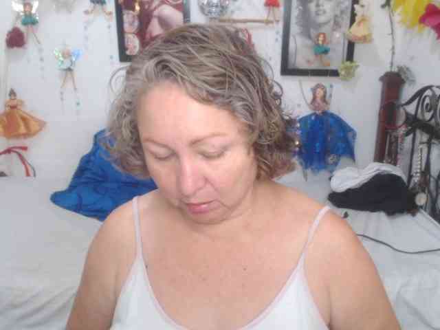 LADYQUEEN520 LADYQUEEN520