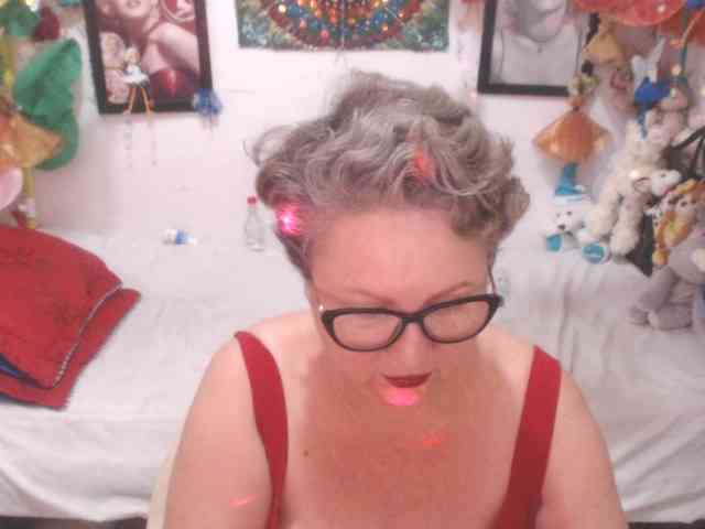 LADYQUEEN520 webcam