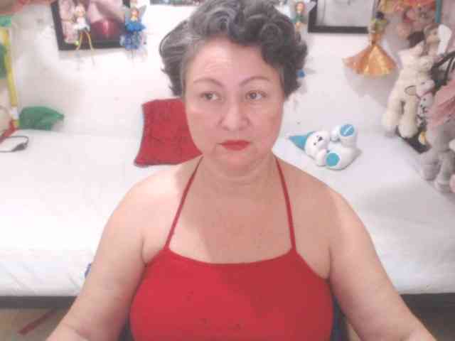LADYQUEEN520 webcam