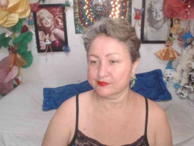 LADYQUEEN520 webcam
