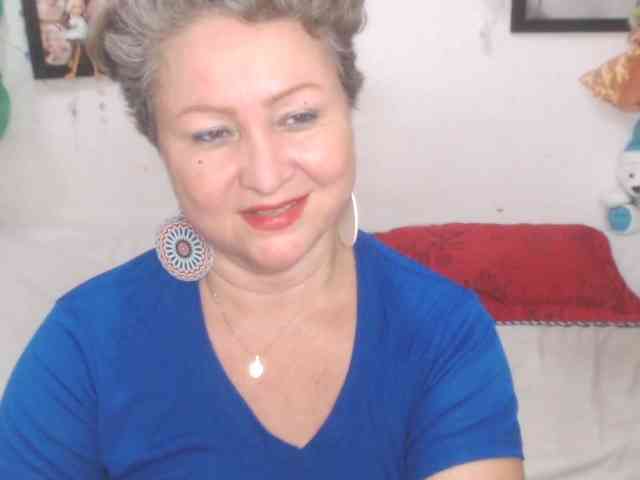 LADYQUEEN520 webcam