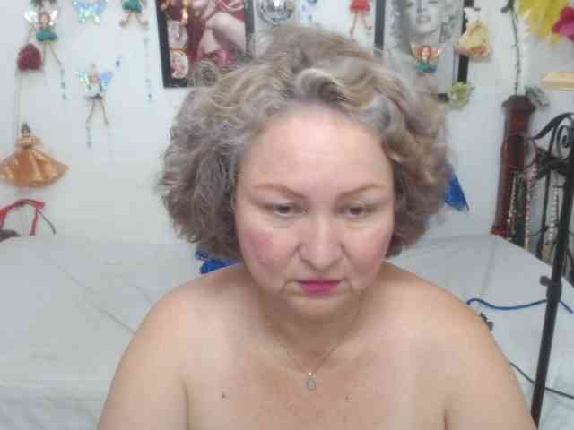 LADYQUEEN520