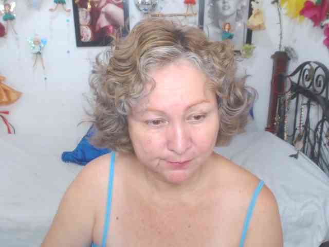 LADYQUEEN520 LADYQUEEN520