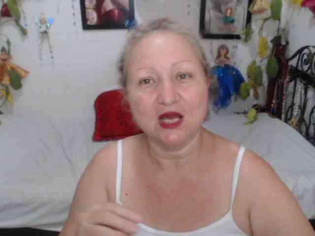 LADYQUEEN520 webcam