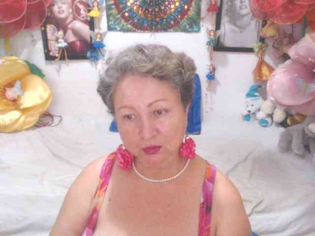 LADYQUEEN520 webcam