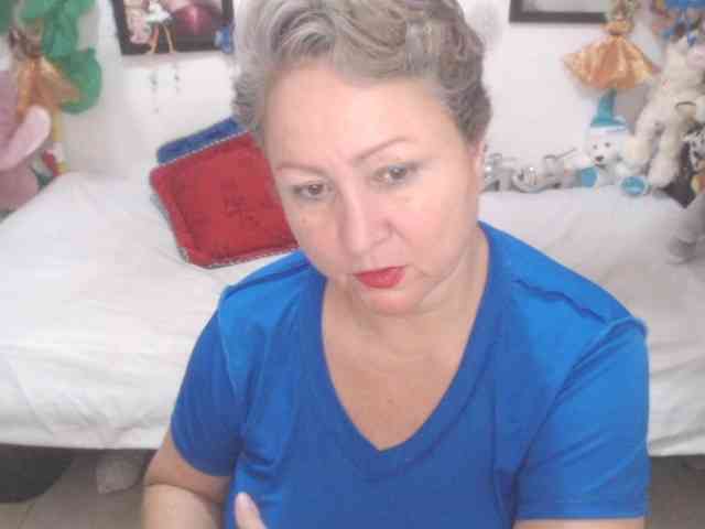 LADYQUEEN520 webcam