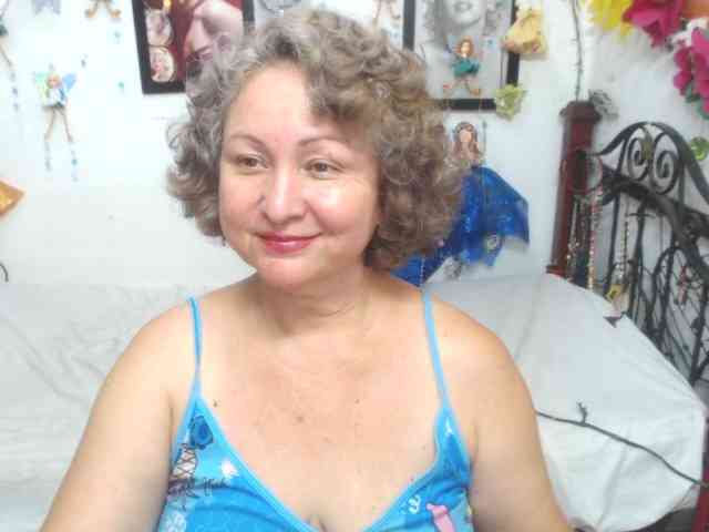 LADYQUEEN520 webcam