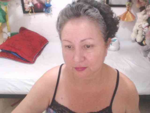 LADYQUEEN520 webcam