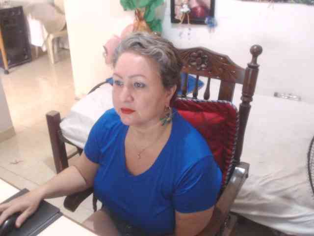 LADYQUEEN520 webcam