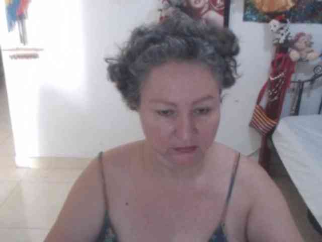 LADYQUEEN520 webcam