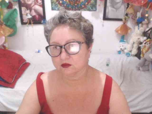 LADYQUEEN520 webcam
