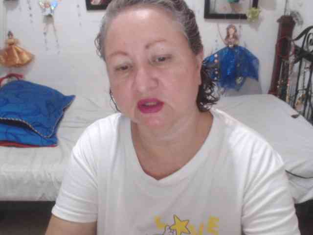 LADYQUEEN520 webcam