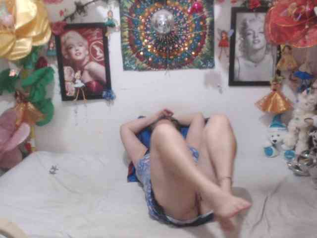 LADYQUEEN520 webcam