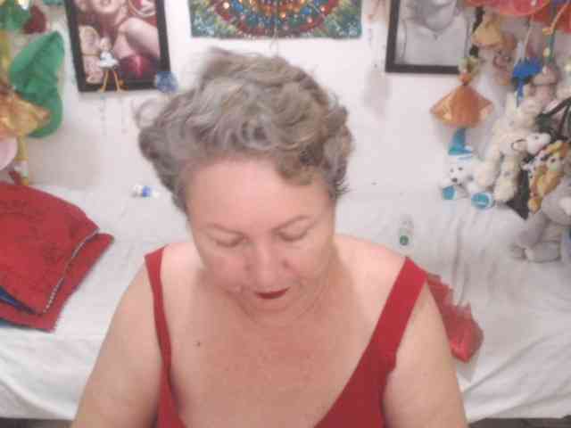 LADYQUEEN520 webcam