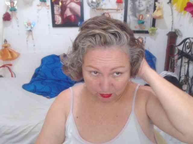 LADYQUEEN520 LADYQUEEN520