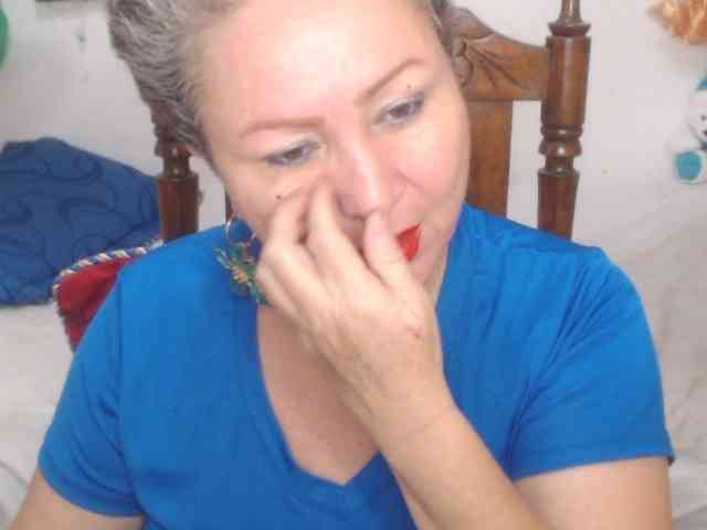 LADYQUEEN520 webcam