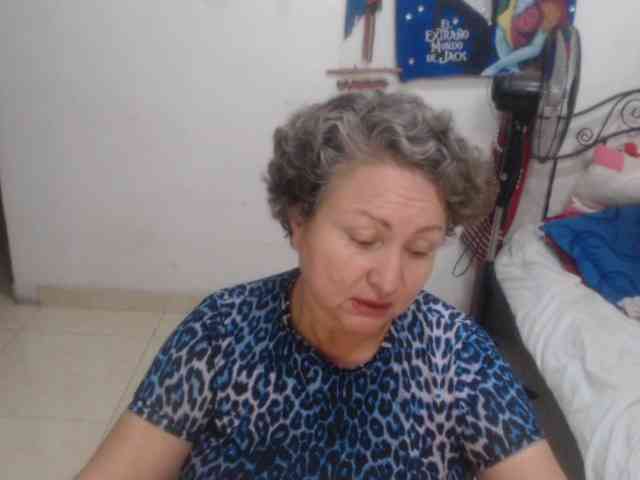 LADYQUEEN520 webcam