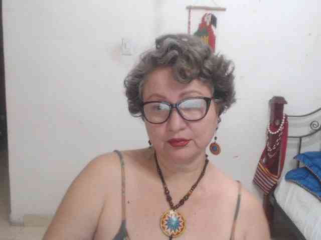 LADYQUEEN520