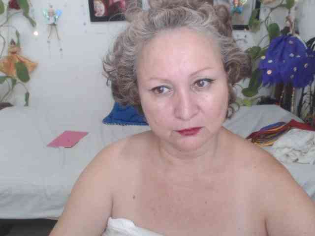 LADYQUEEN520