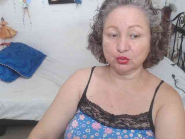 LADYQUEEN520 webcam