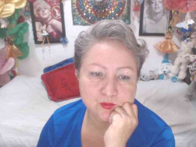 LADYQUEEN520 webcam