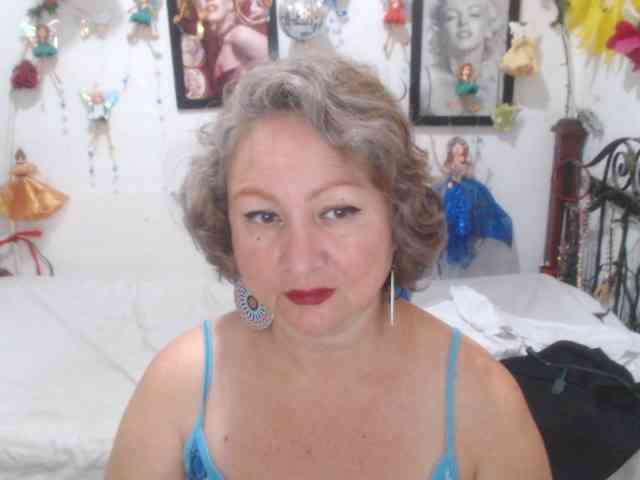 LADYQUEEN520 webcam
