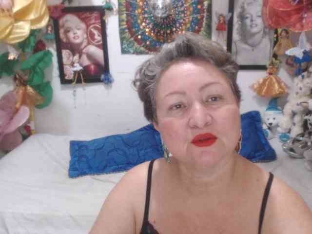 LADYQUEEN520 webcam