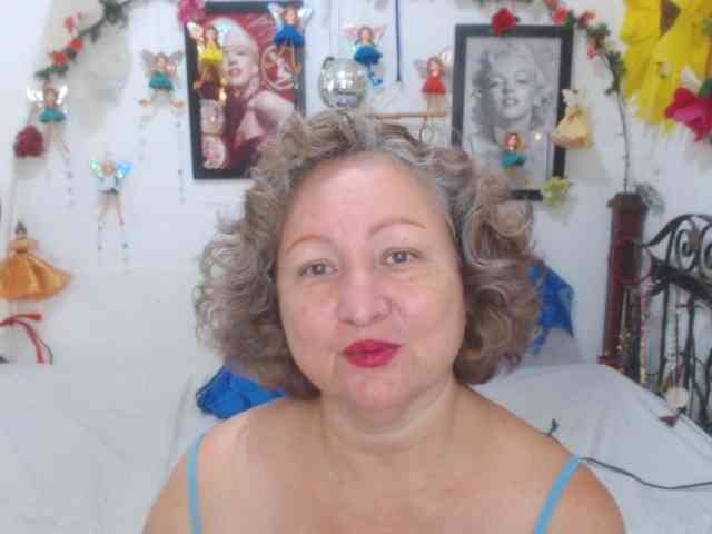 LADYQUEEN520 LADYQUEEN520
