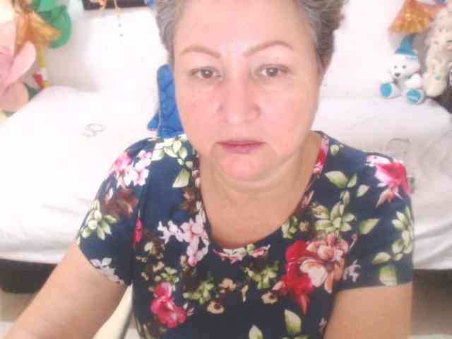 LADYQUEEN520 webcam