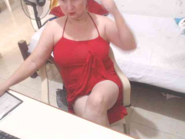 LADYQUEEN520 webcam