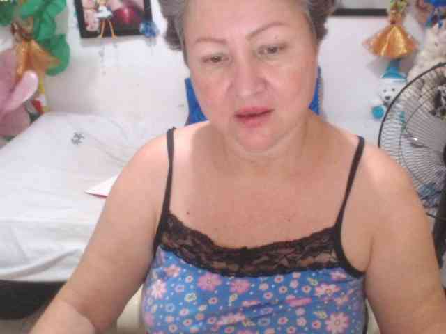 LADYQUEEN520 webcam