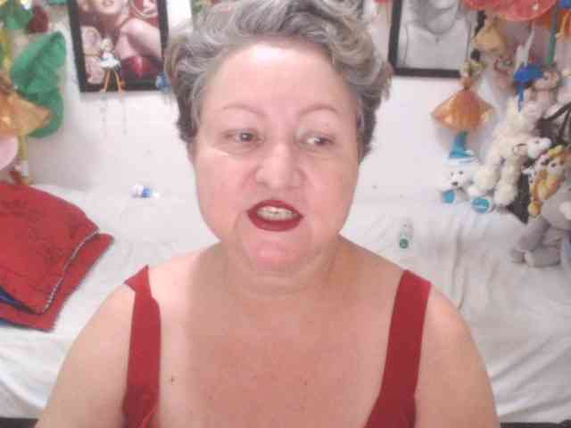 LADYQUEEN520 webcam
