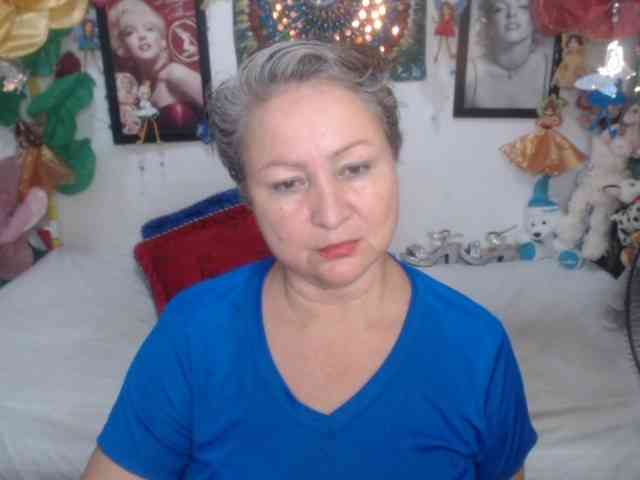 LADYQUEEN520 webcam