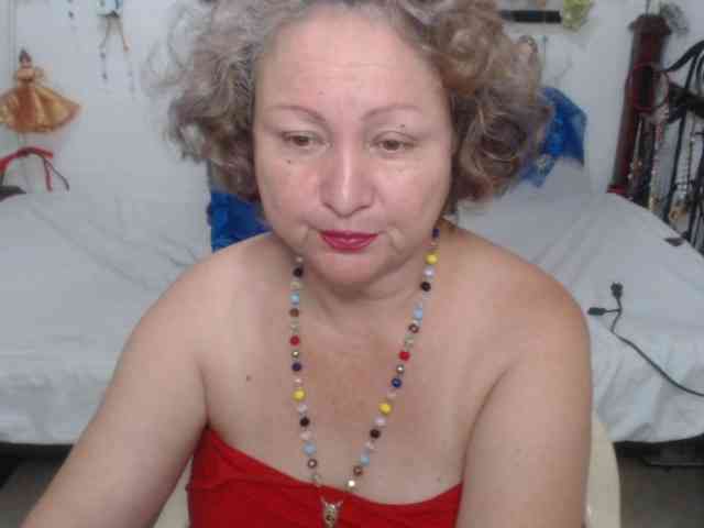 LADYQUEEN520 webcam