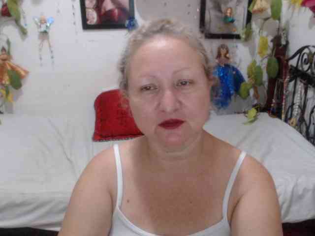 LADYQUEEN520 webcam